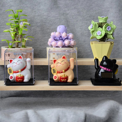 Solar Powered Maneki Neko